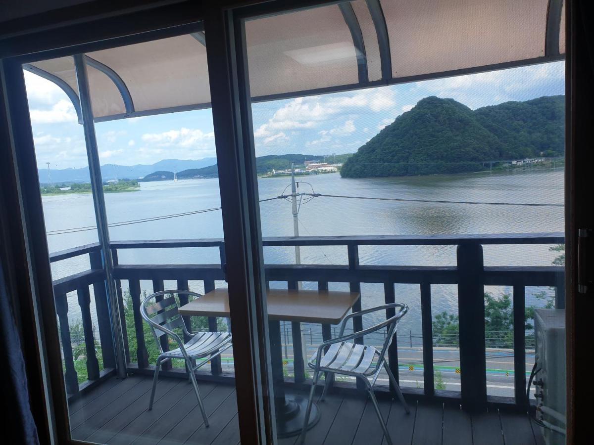 Lahoya Pension Chuncheon Exteriör bild