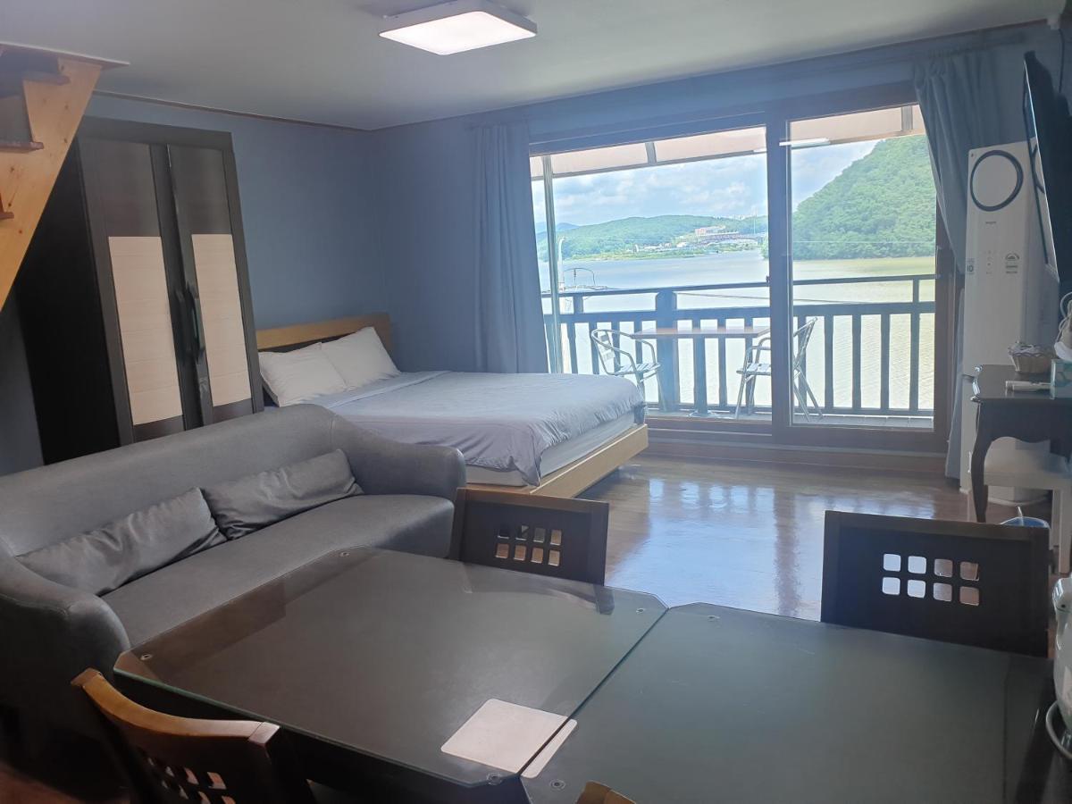Lahoya Pension Chuncheon Exteriör bild