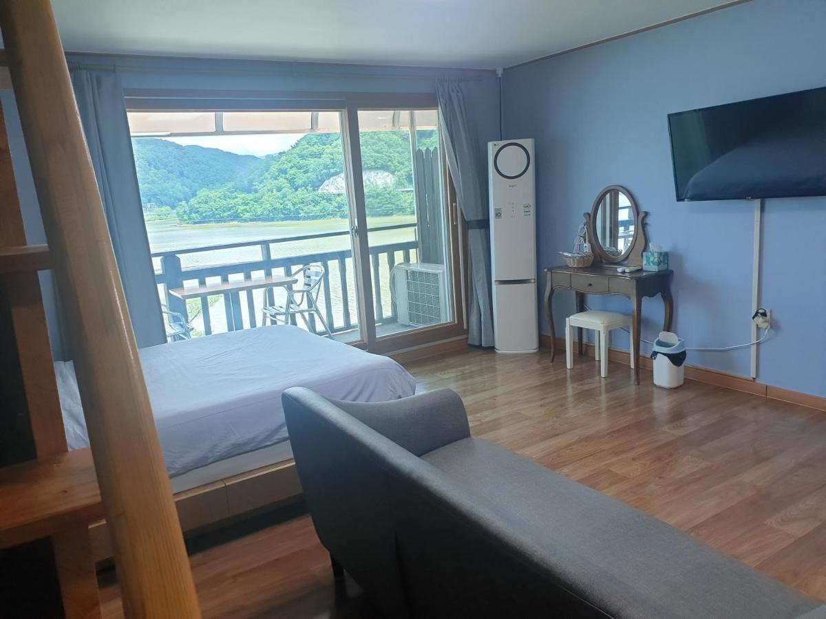 Lahoya Pension Chuncheon Exteriör bild