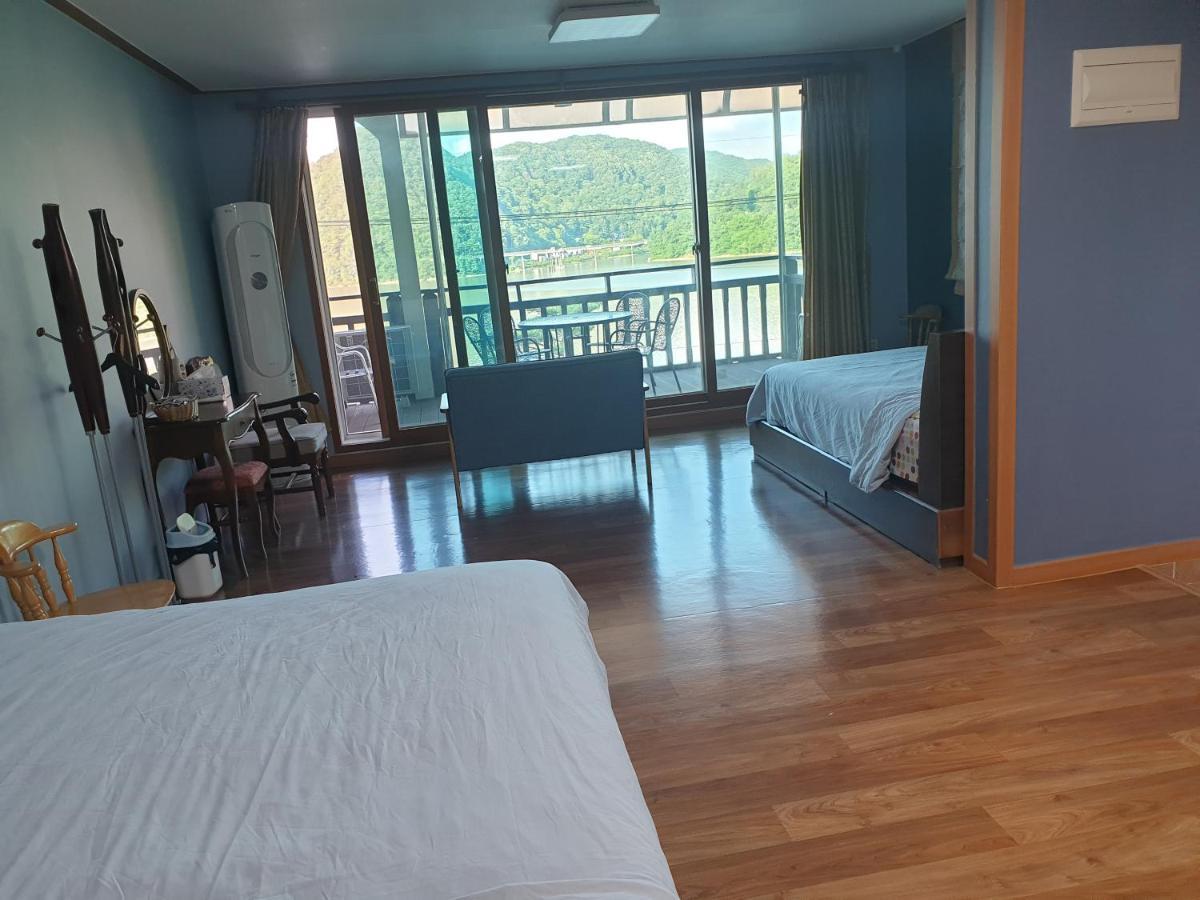 Lahoya Pension Chuncheon Exteriör bild