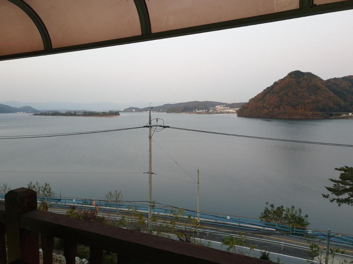 Lahoya Pension Chuncheon Exteriör bild
