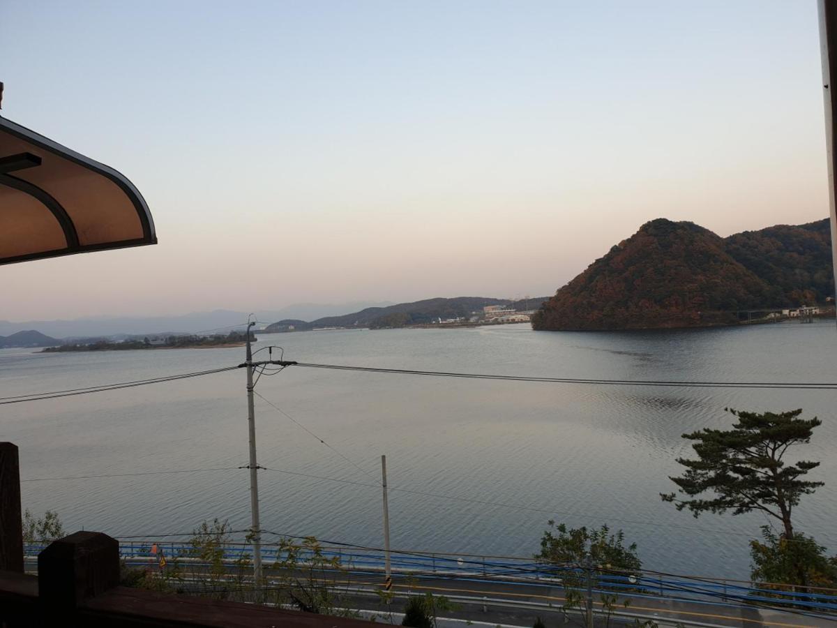 Lahoya Pension Chuncheon Exteriör bild